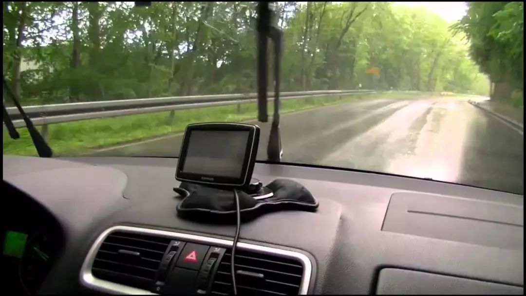 12伏点烟器插座最大功率,点烟器可承受多大功率电器