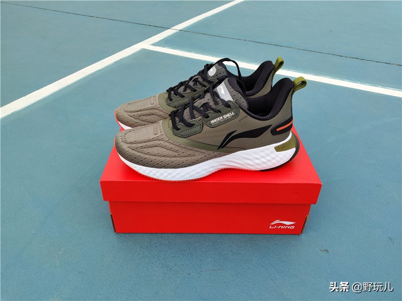 李宁复古潮流跑鞋微晶灰测评,李宁云四代跑步鞋夏季评测