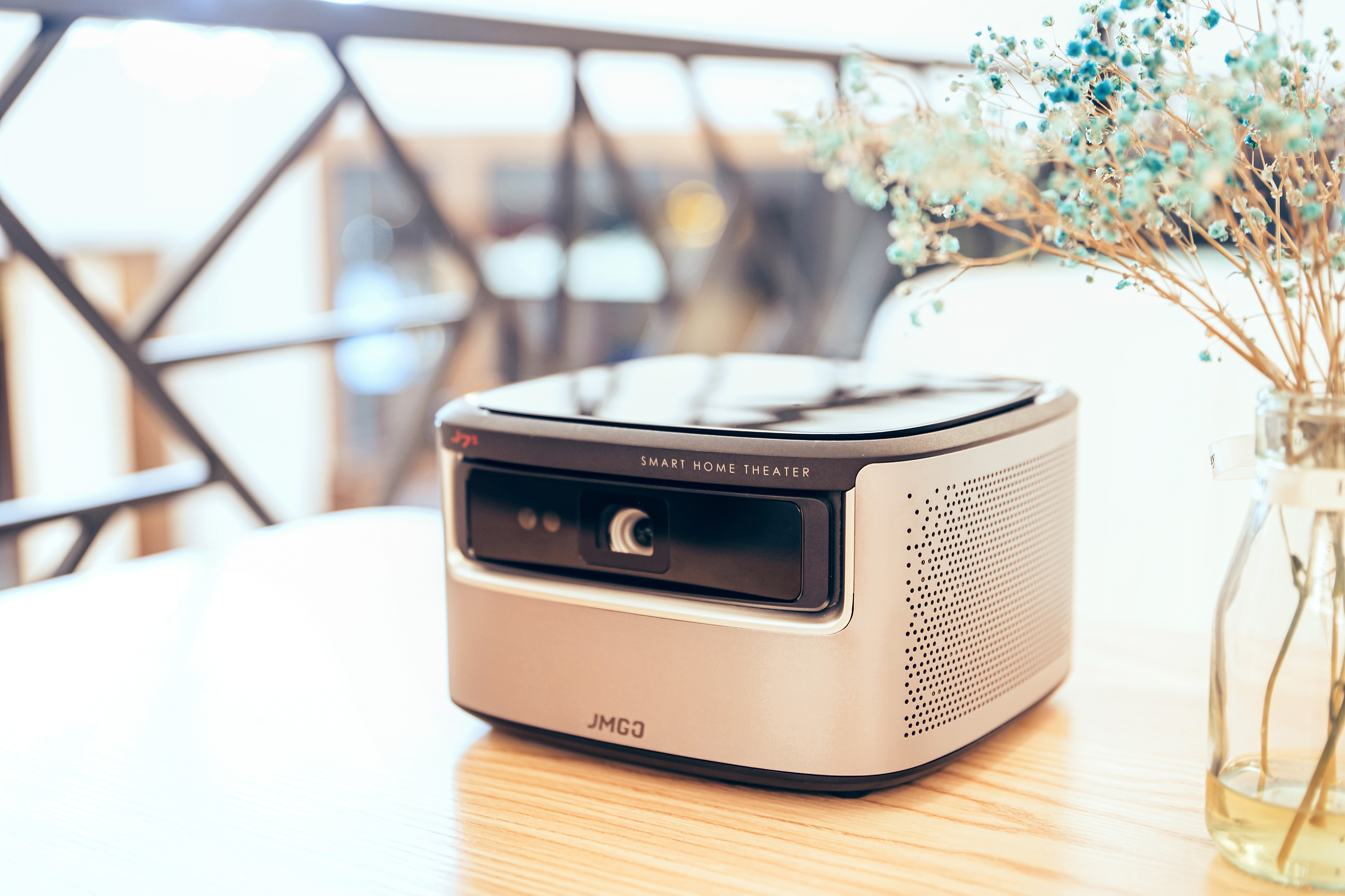 智能投影幕布,微投影坚果