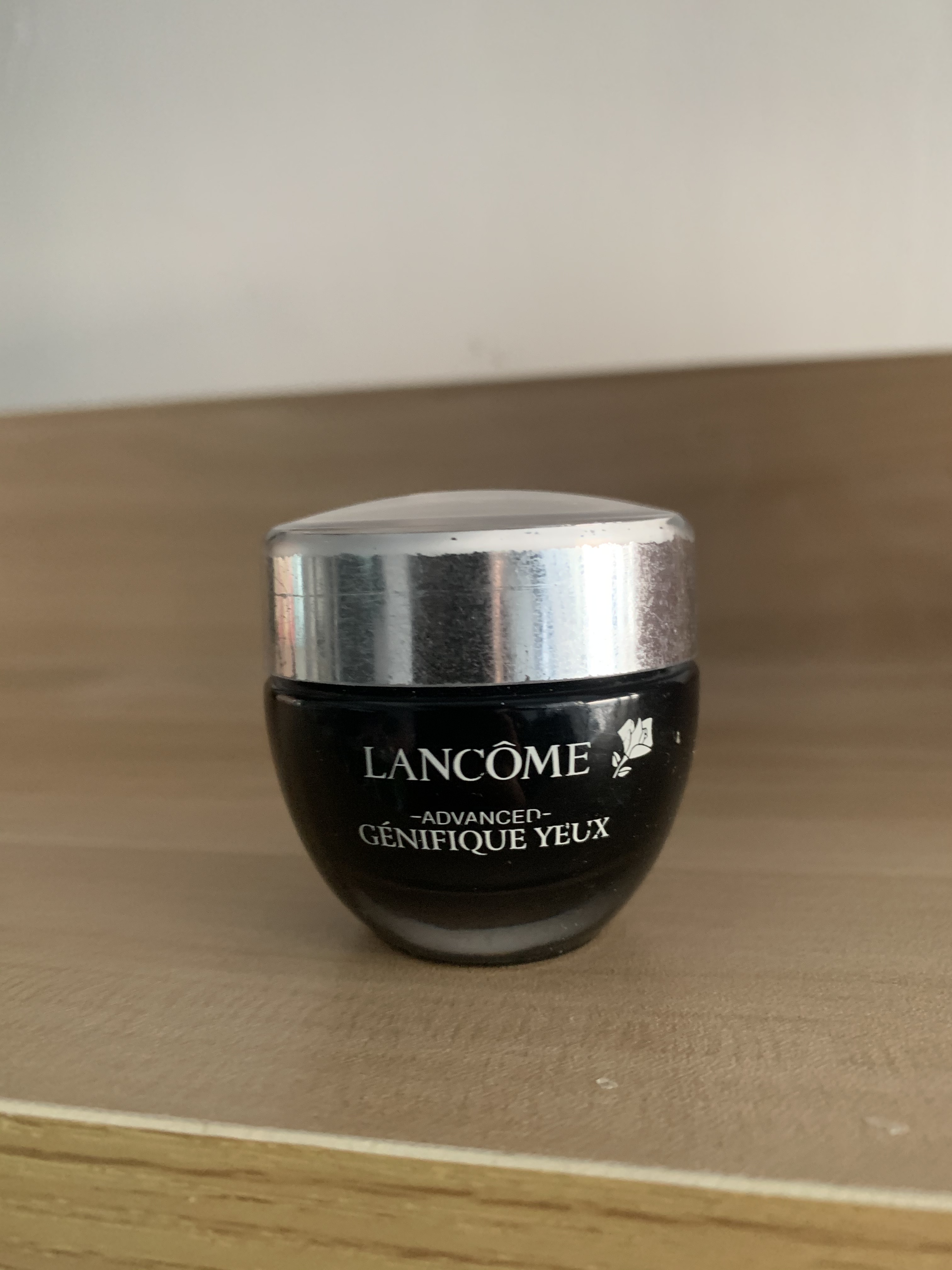 眼霜推荐排行榜淡化细纹黑眼圈,眼霜抗皱黑眼圈推荐排行榜第一名