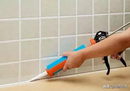 玻璃胶容易发霉用什么好,白色的玻璃胶发霉什么原因