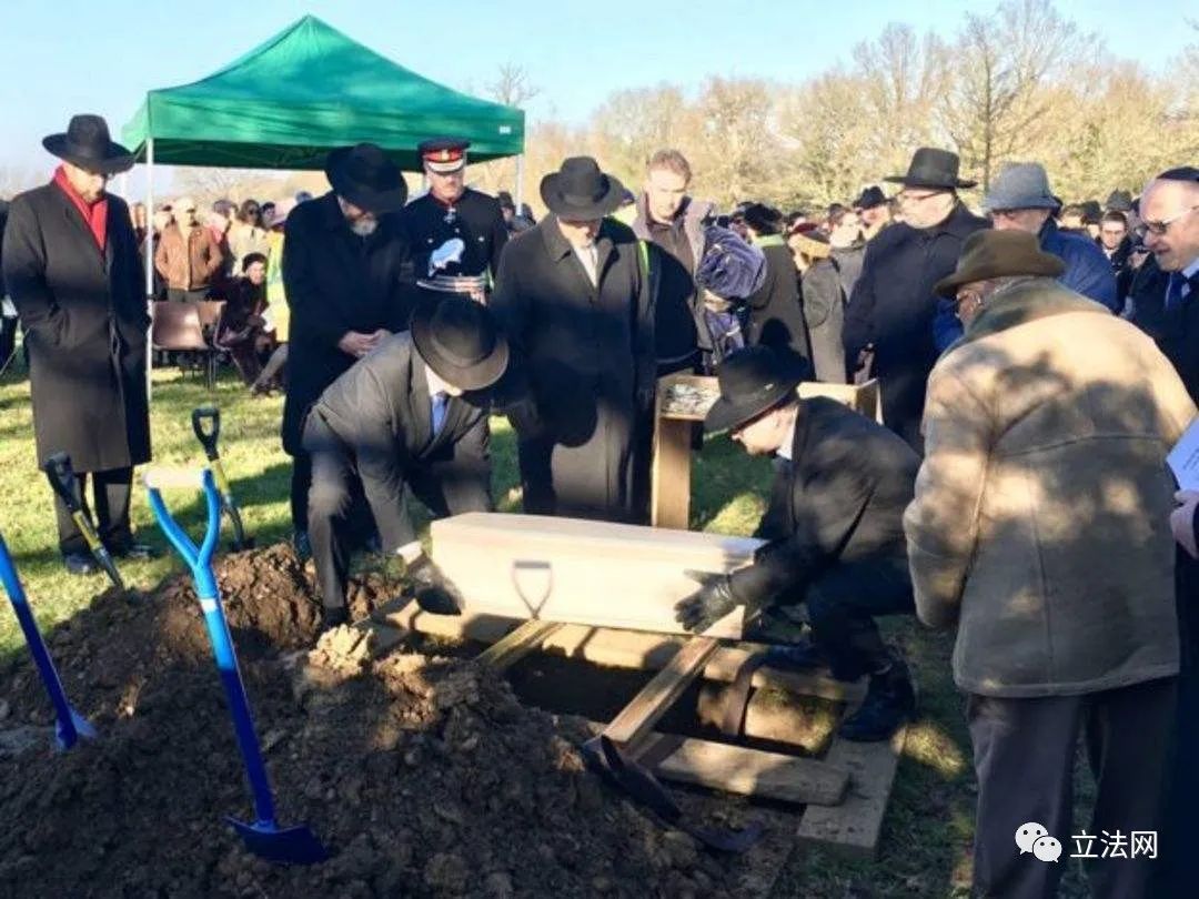 古老的十字架是谁发明的,谁发明的钉十字架