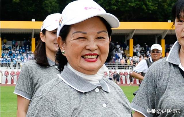 两个舞女竞争电视剧,两个富家少爷看上一个舞女