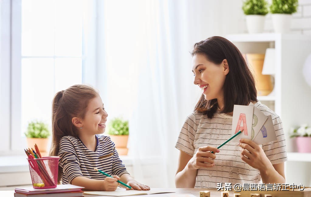 孩子只会说单字不会说句子,小孩只会说叠词不会说句子