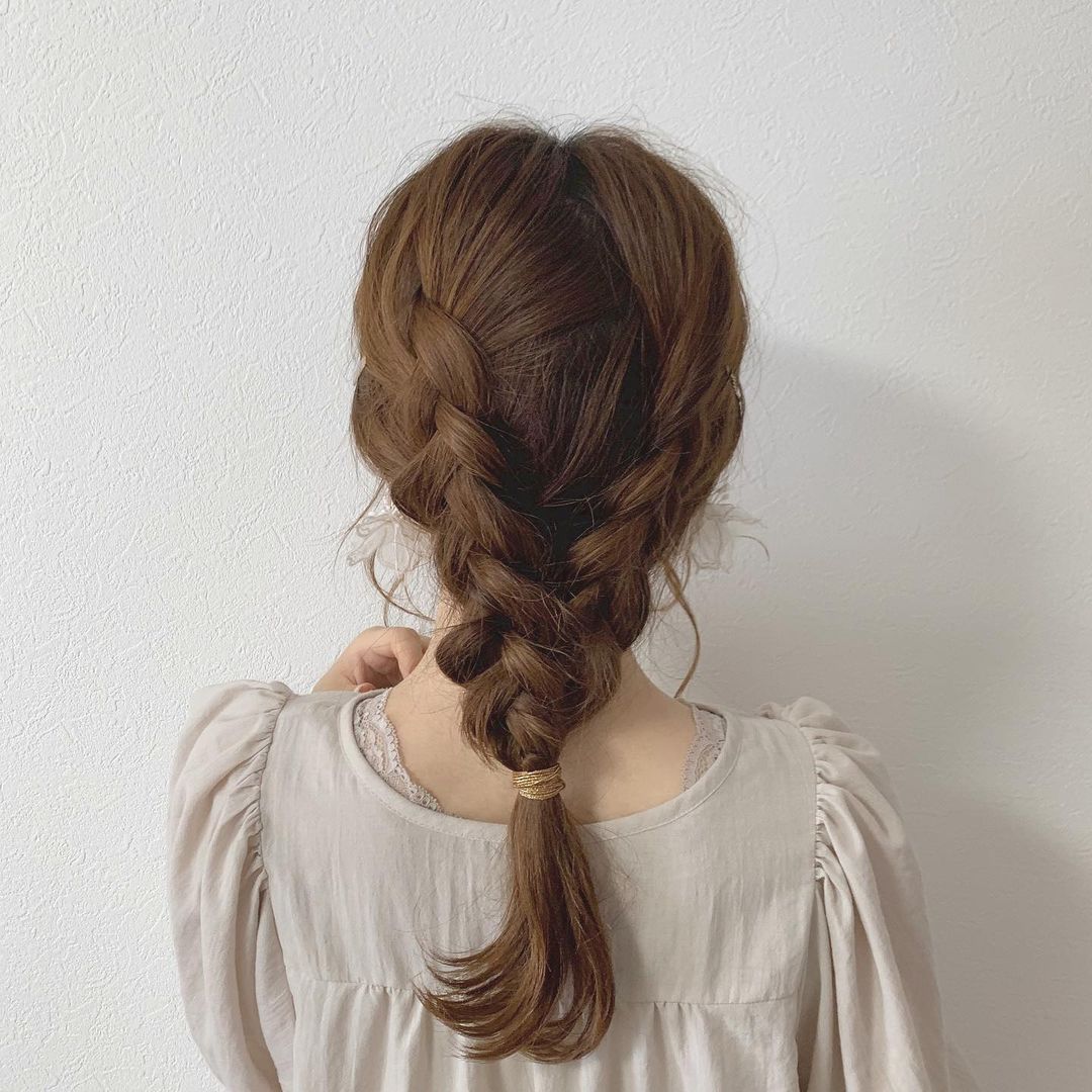 有活力的高马尾编发短头发,2019年最流行高马尾发型编发