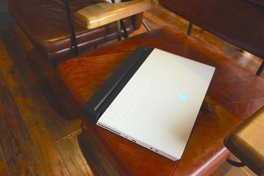 给你40000块，你是选择买一台这样的笔记本还是北京的一个平方