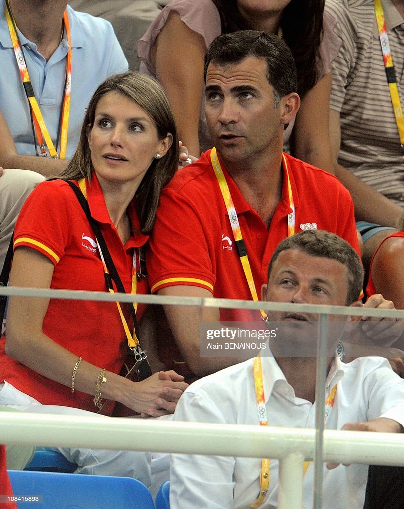 谁说莱蒂齐亚不爱珠宝？光是腕间都很精彩，最爱婆婆送的字母手链