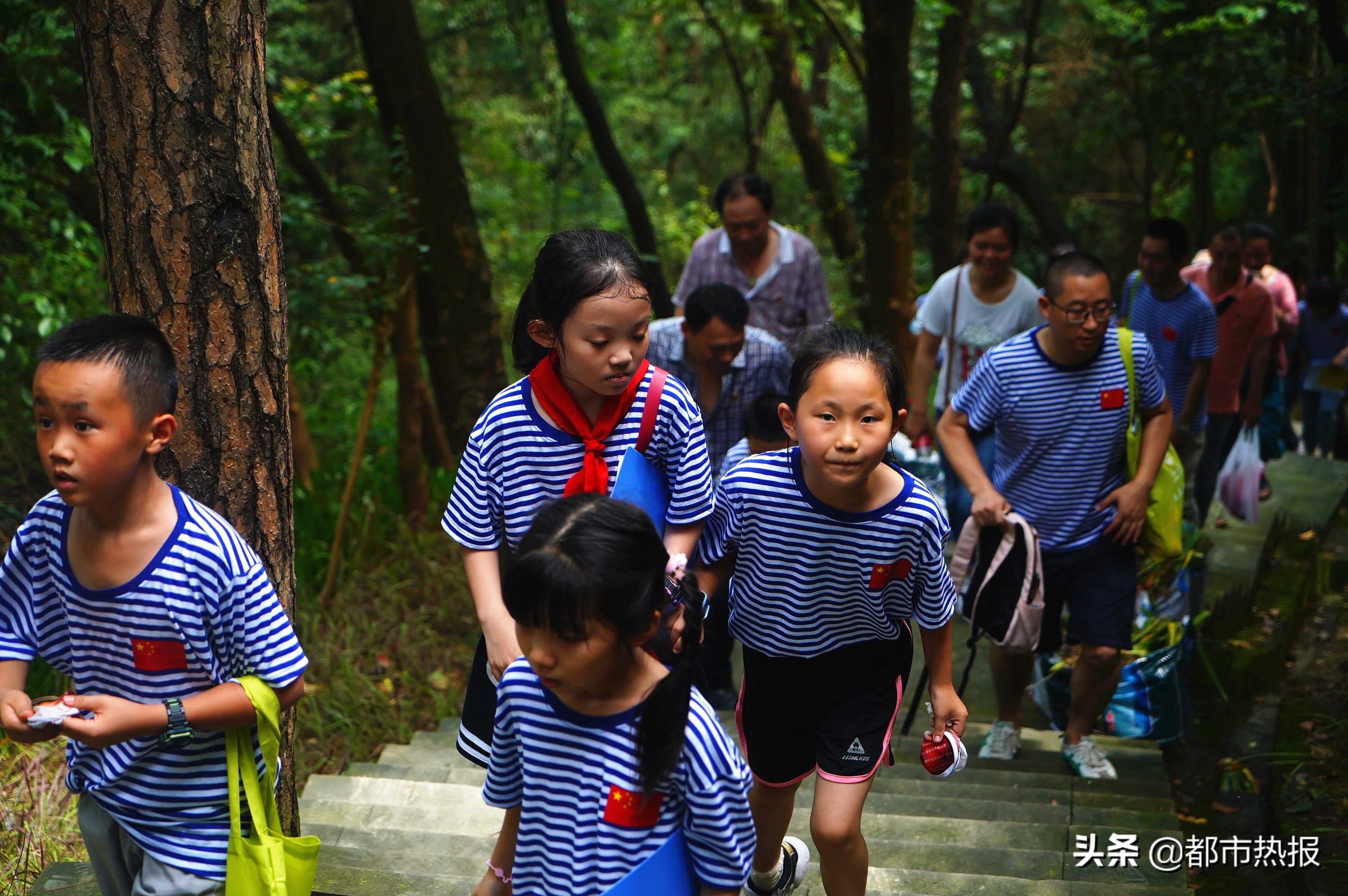 我心向党喜迎建党100周年,我心向党砥砺前行100周年图片