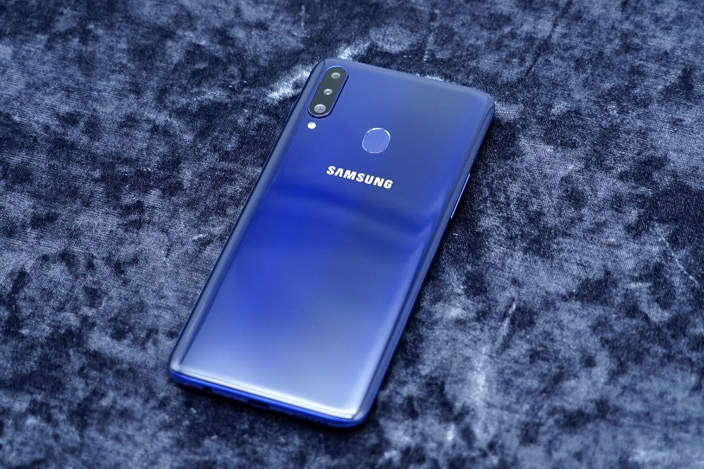 4000mAh大屏手机仅售千元！三星GalaxyA20s评测