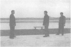 警用防暴棍和匕首警拳,警用防暴橡胶棍杀伤力