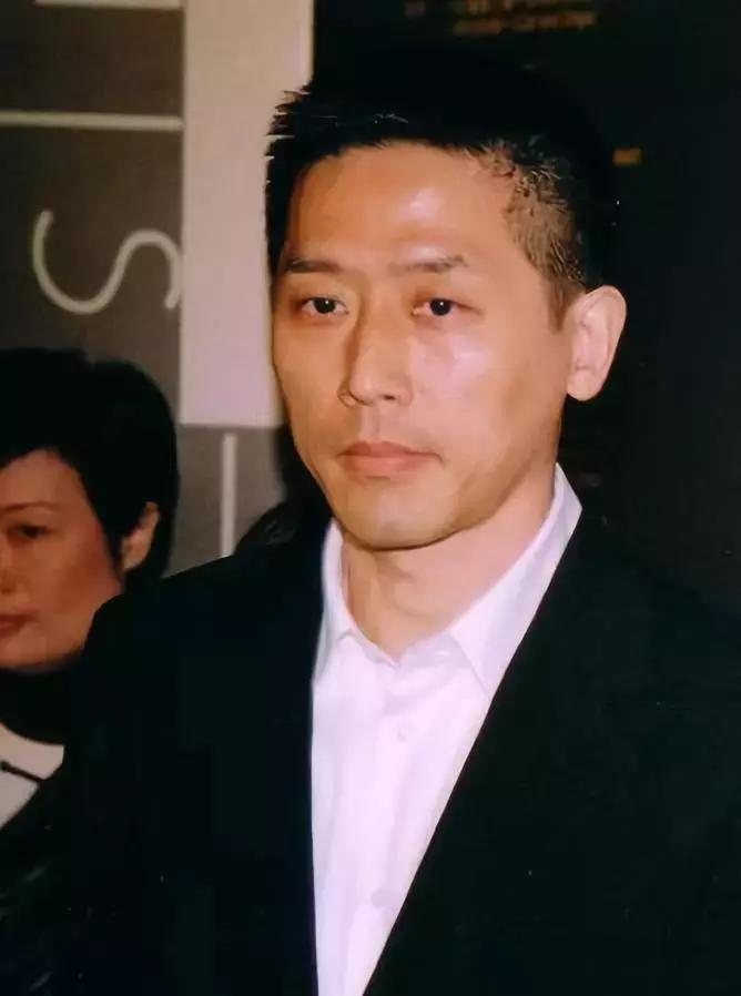 他是张国荣的一生挚爱，至今守着哥哥的骨灰孤独一人