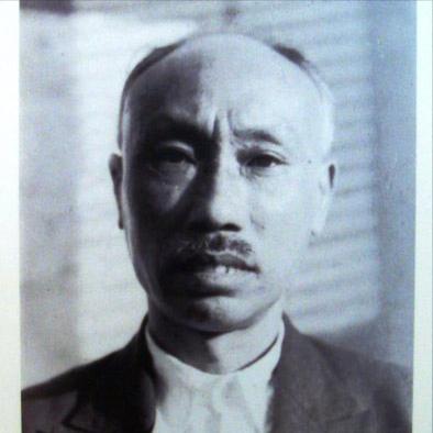 陈独秀晚年：频繁搬家，无米下锅仍不肯动巨款，死前半月食物中毒