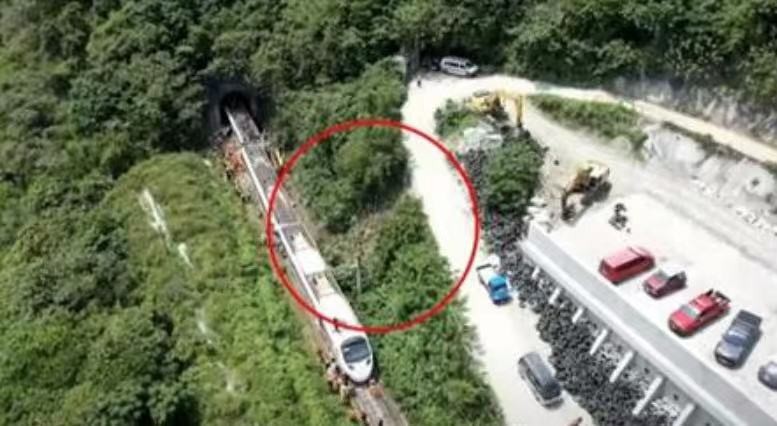 台湾发生列车脱轨事故,台湾列车脱轨事故还原