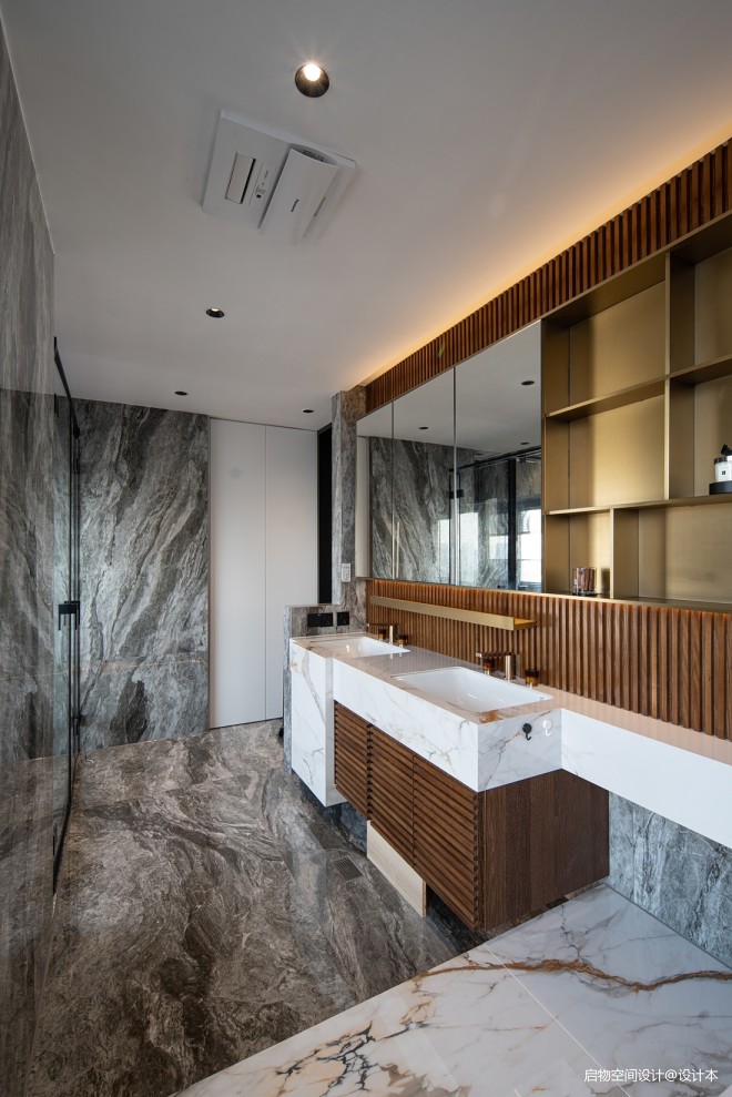 摩卡的微奢美学，女企业家的轻暖宅漫生活