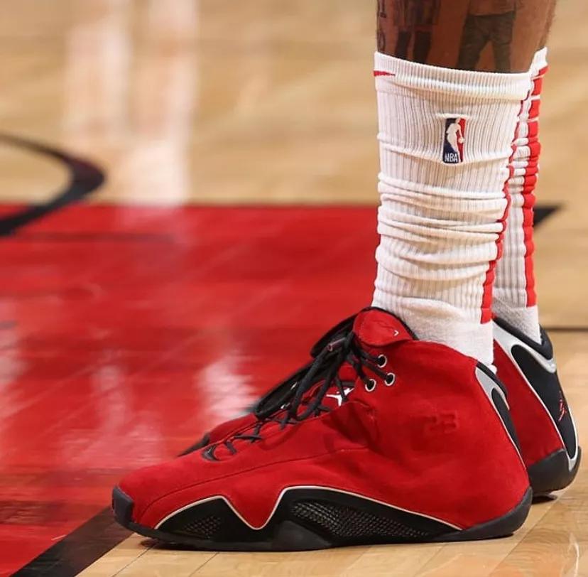 塔克谈最有意义的球鞋,pj塔克上脚最便宜的球鞋