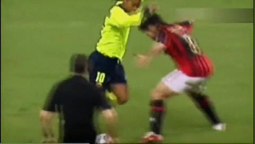 小罗足球精灵魔法时刻,小罗极致过人节奏球感