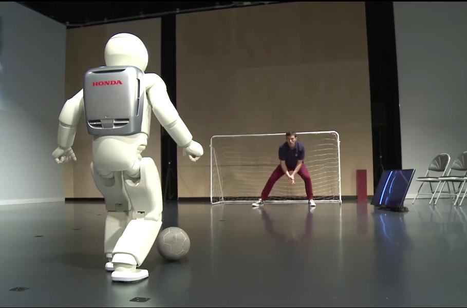 机器人踢球跳舞端茶跑步视频,智能机器人可端茶倒水