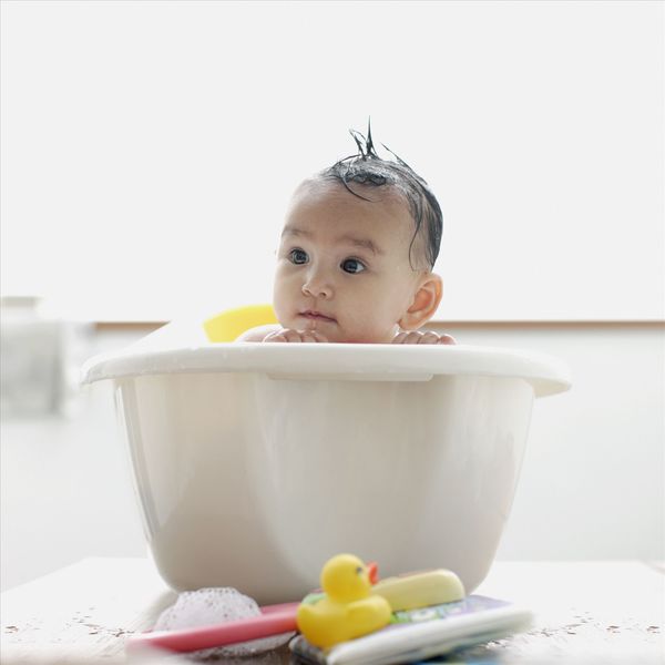 冬天感冒洗澡水温多少合适,婴儿冬天洗澡水温多少度合适