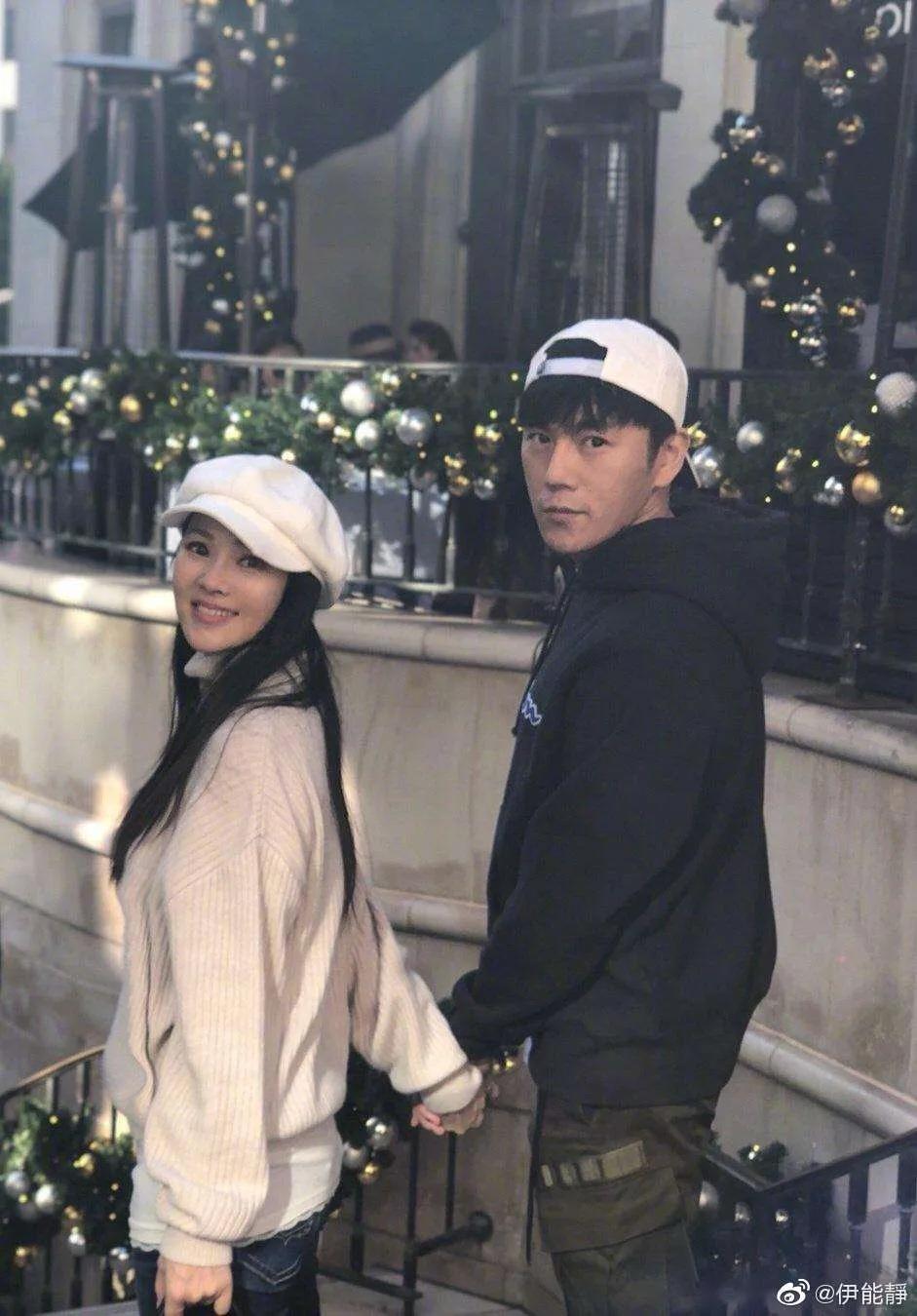 52岁伊能静晒与女儿逛街照,伊能静为什么叫56岁阿姨