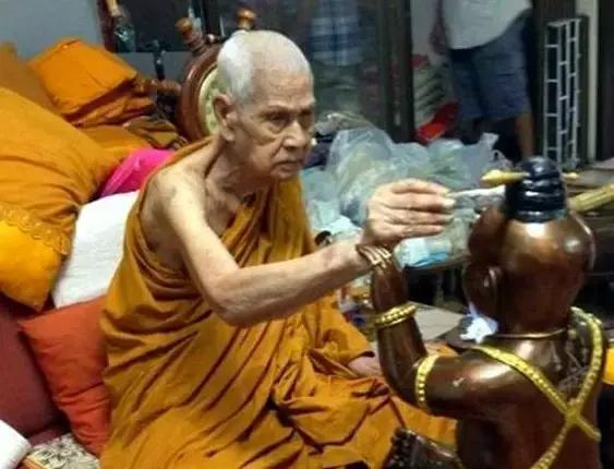 2010年泰国婴尸真实故事,泰国墓地婴儿被盗事件