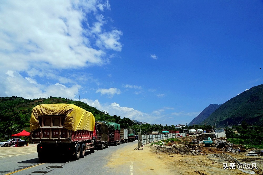 怒江大峡谷独龙江大峡谷,雅鲁藏布江大峡谷和怒江大峡谷