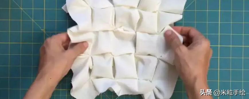 菱形格图案衣服属于什么风格,衣服镂空底边怎么弄好看