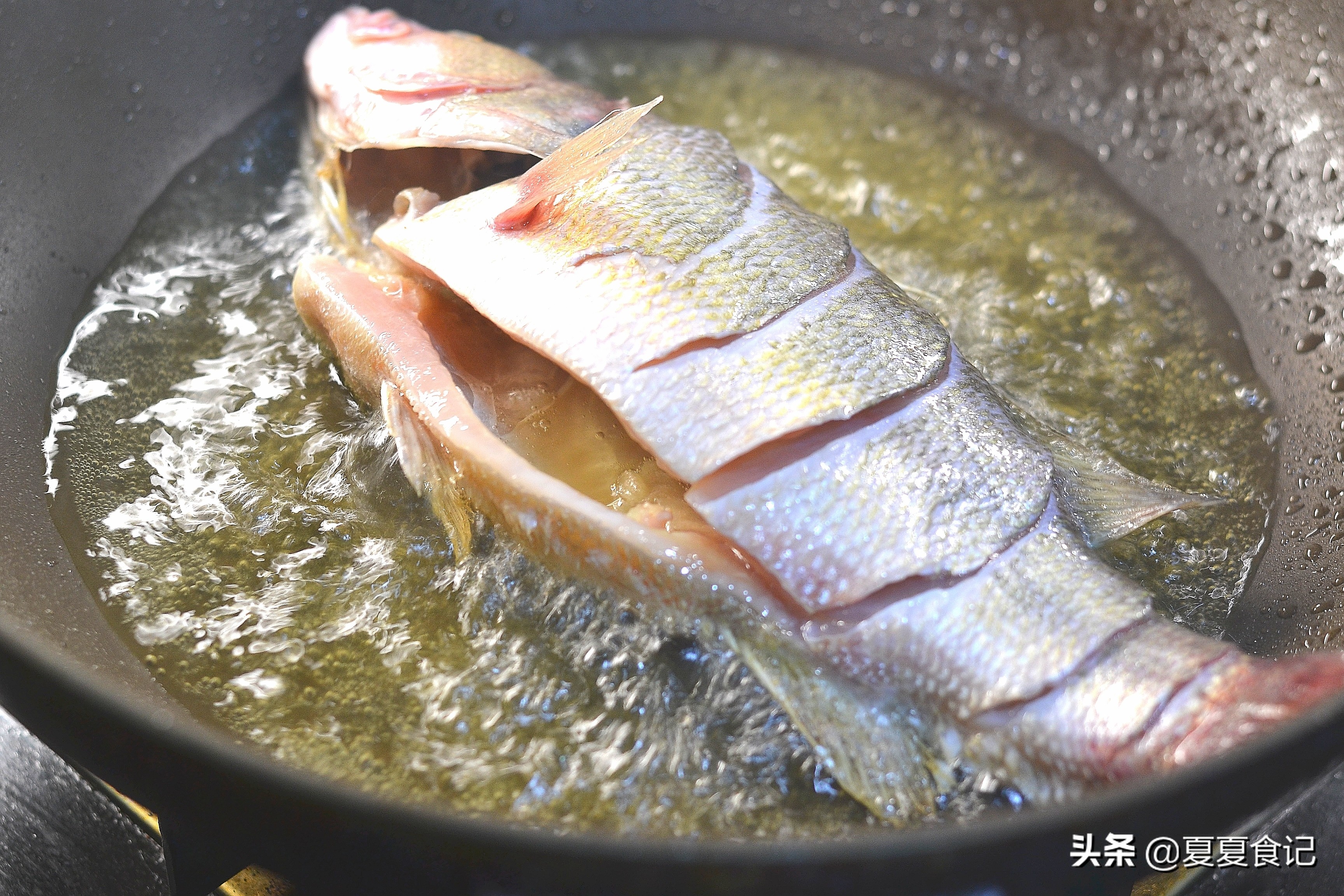 煎鱼不破皮，需掌握这3个小技巧，鱼不破皮，还焦香入味