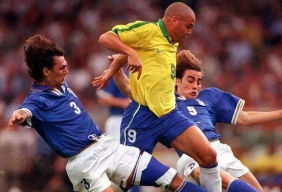 足球界上最亮的星星,不断的带给大家好成绩,而且表现很突出