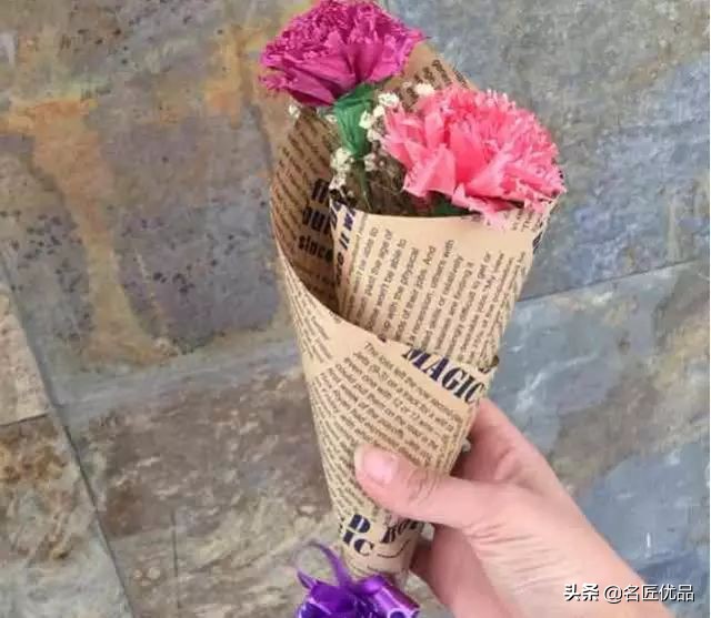 母亲节手工康乃馨简单又漂亮,母亲节适合给妈妈做的康乃馨手工