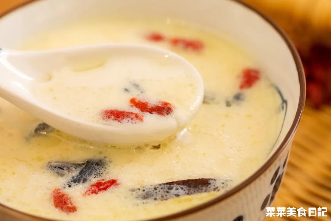 这一碗又润又美，电饭煲一键搞定！比敷面膜还管用