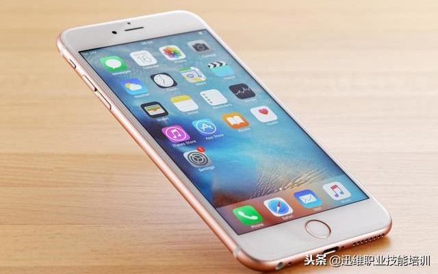 iphone进水主板不开机,手机进水不开机故障分析