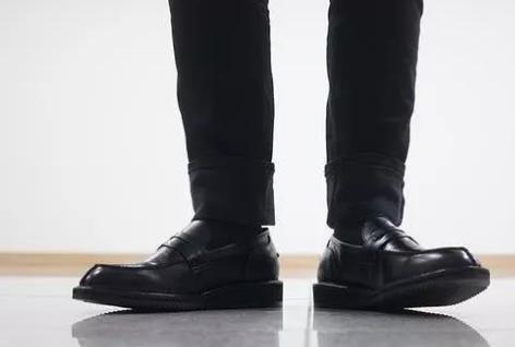 皮鞋要怎样穿搭才好看,讲解皮鞋穿搭的全过程