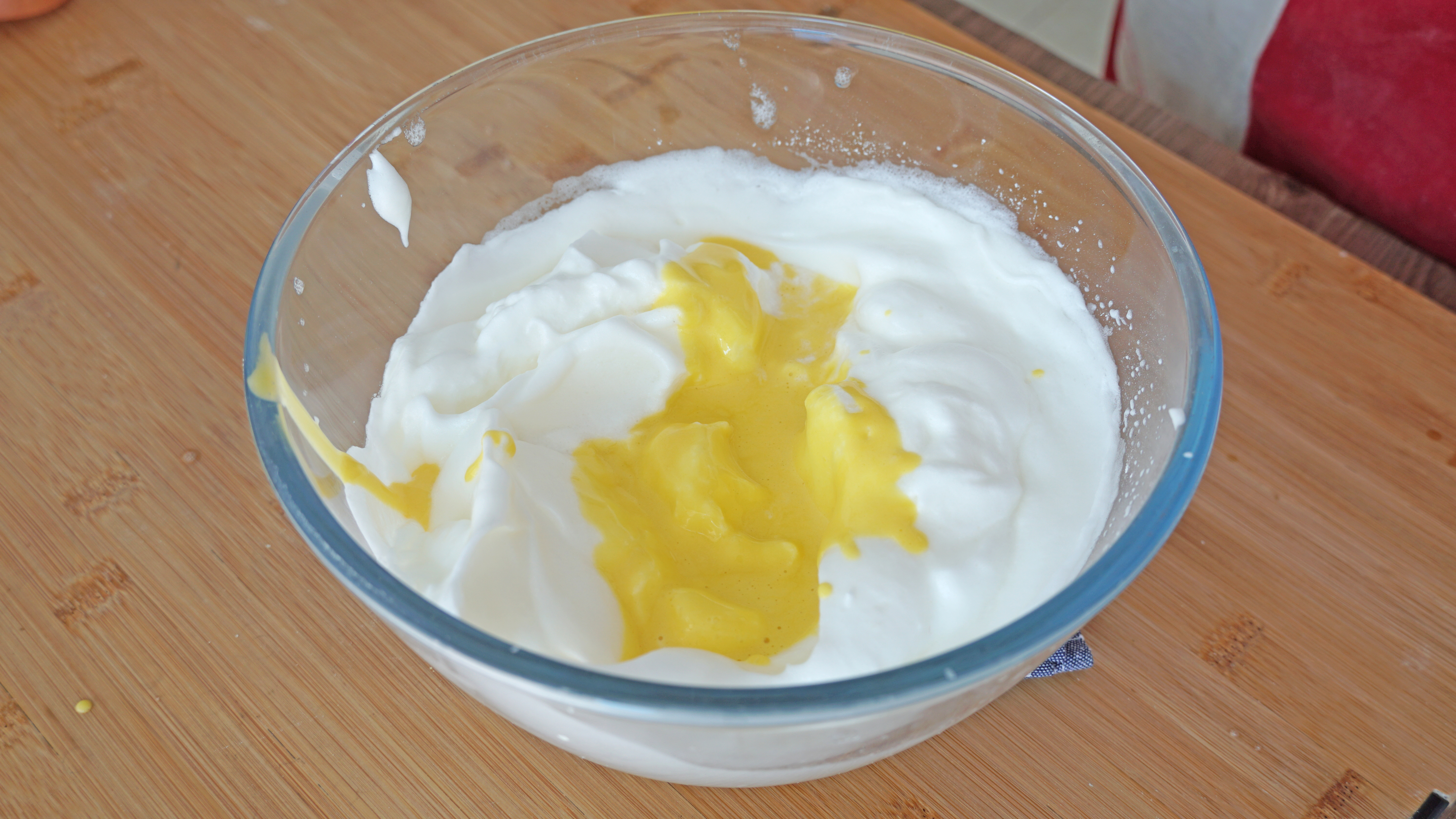 肉松戚风蛋糕8寸四个鸡蛋的做法,5个鸡蛋做戚风蛋糕的最佳配方