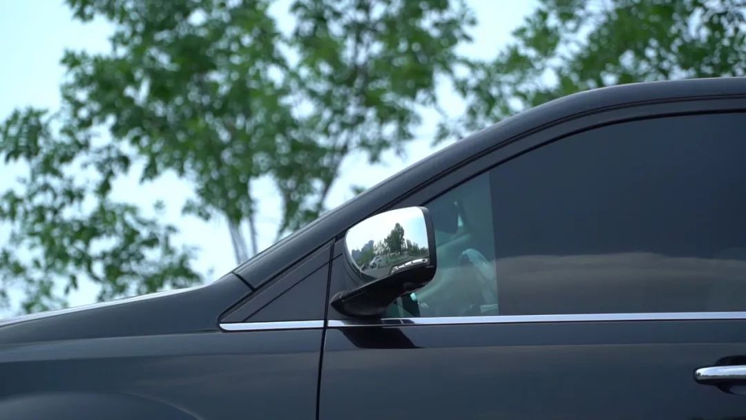 16万的豪华MPV动力充足面子管够，颠覆了我对美系车的看法