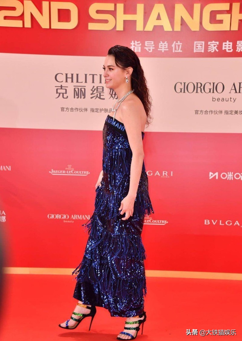 9位老牌女星今昔颜值对比,年轻时颜值惊艳的15位女星