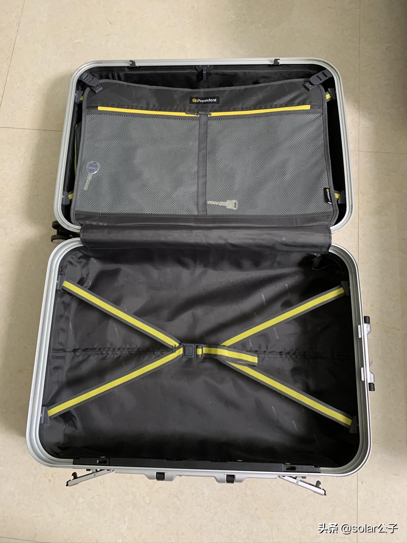 常年出差的人箱子里都有什么——90后大叔“翻箱”