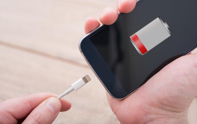 手机电量是用完再充,还是低于10%才能充?原来这才是正确方法