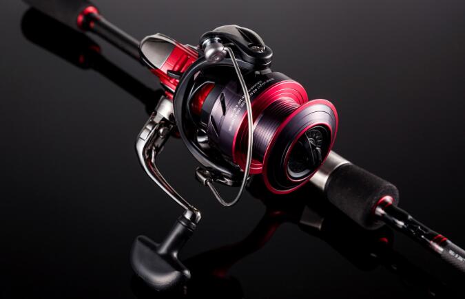 封闭式渔轮是啥样子的,封闭式傻瓜轮和纺车轮区别