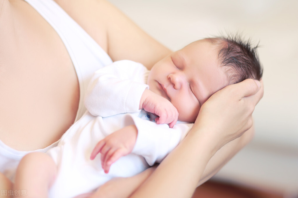 为什么产后手还麻呀,为什么产后手腕容易皱