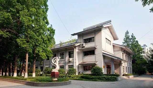 江苏南京外国语学校,南京外国语学校高二五班