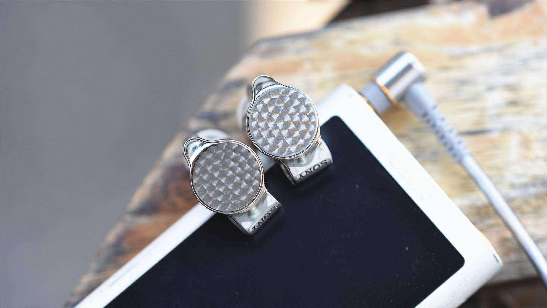 索尼ierm9对比z1r,索尼ierz1r用什么升级线