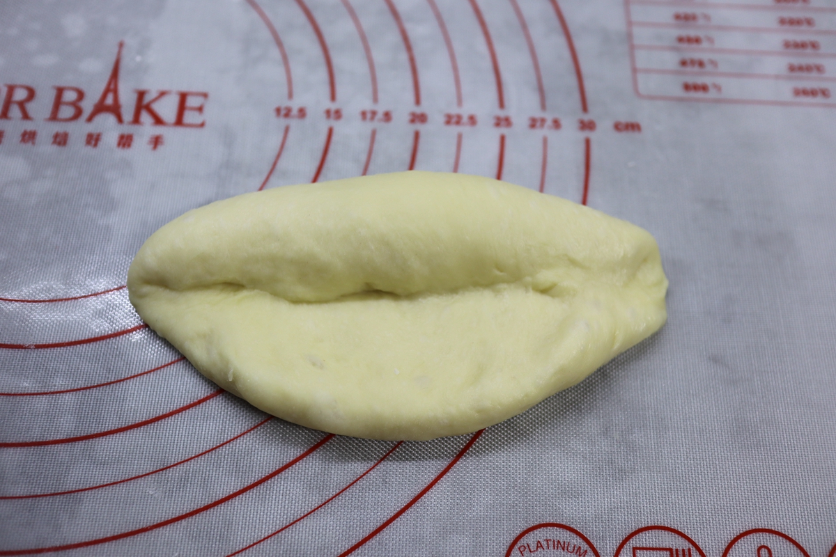 做面包快速出膜的方法,做面包的面团怎么才能揉出膜