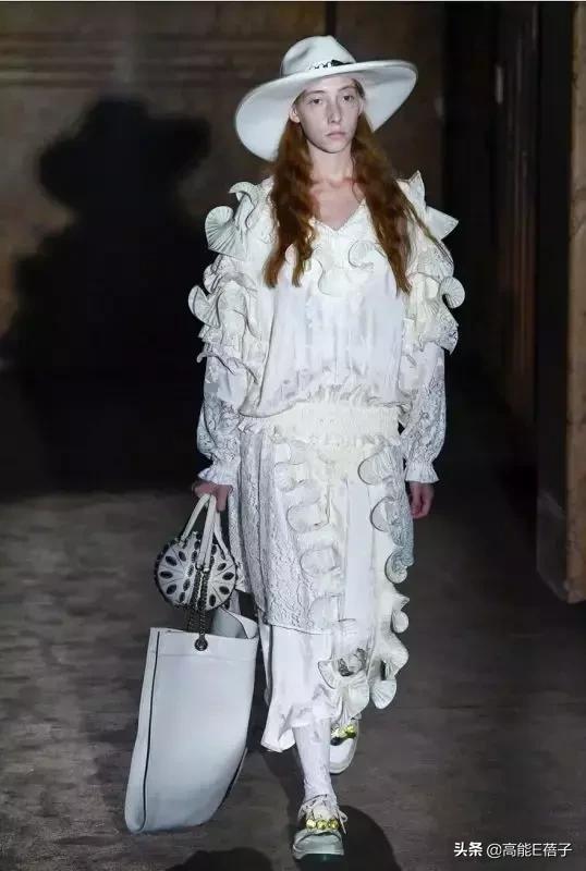 一周造型不重样,一周穿搭封面设计横屏