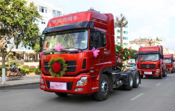 成都土豪50岁娶媳妇，聘礼给70吨，整整5卡车，漂洋过海太浩大