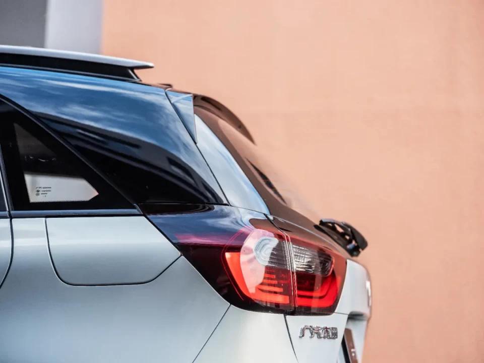 *四代第**飞度导购:买潮享还是潮越,这是个难题