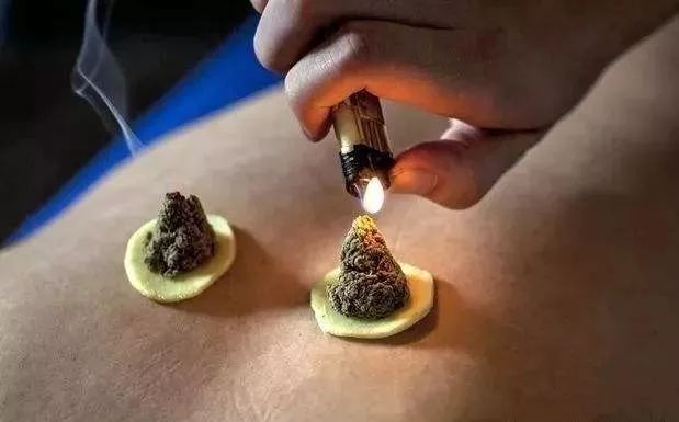 产后腰部疼痛应该怎样进行调理,产后腰不舒服练习瑜伽