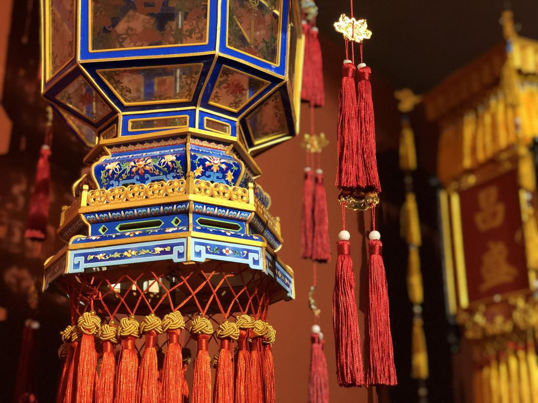 正月里来是新春，民间忙拜年，那乾隆皇帝在干啥？一个字：累