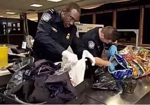 办理退税的商品入境会被查吗,办出入境证件要手续费吗