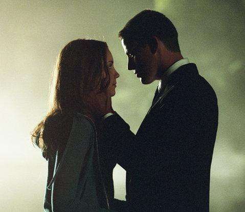 女孩女扮男装进入男生宿舍,女孩女扮男装进入男子学校的电影