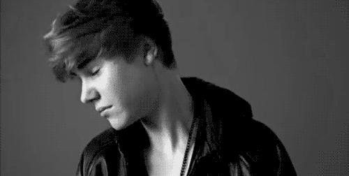 丁日，你妈喊你回家剪头了